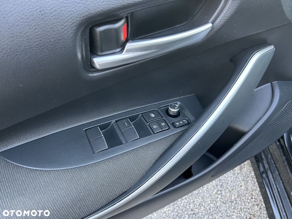 Toyota Corolla 1.8 Hybrid Comfort - 24