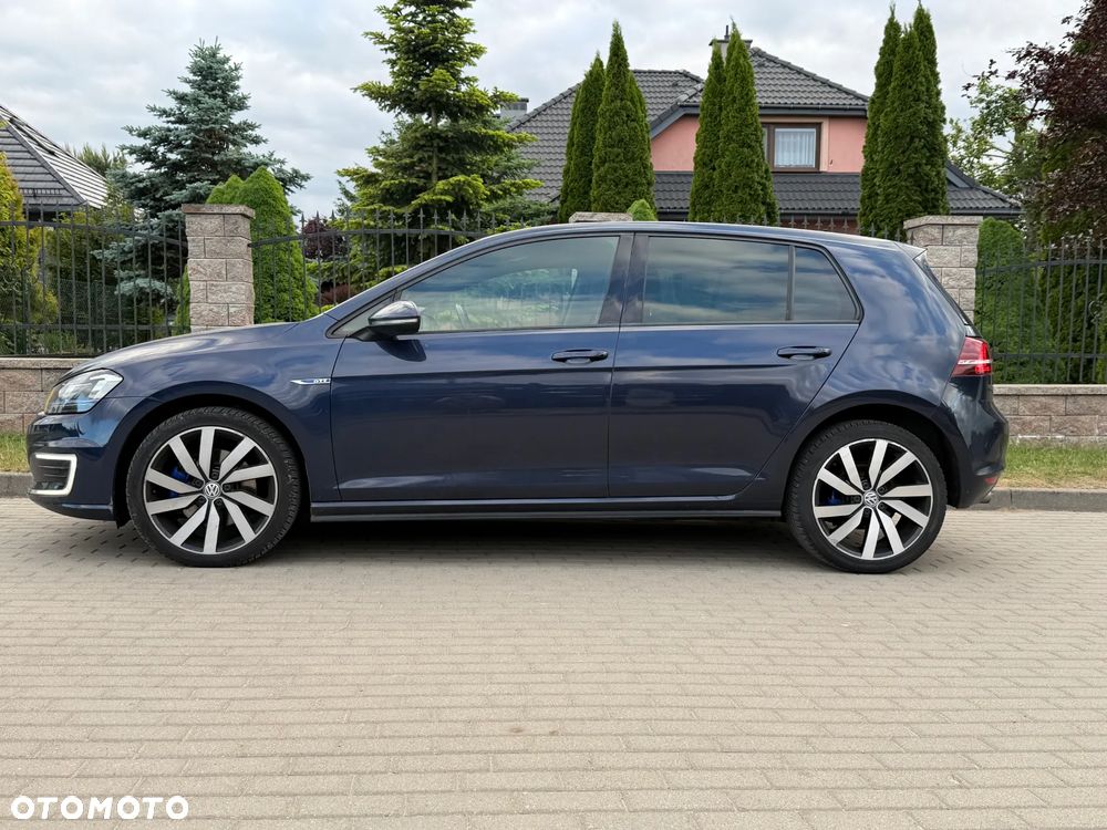 Volkswagen Golf - 2