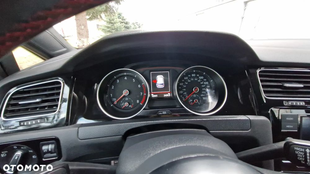 Volkswagen Golf - 29