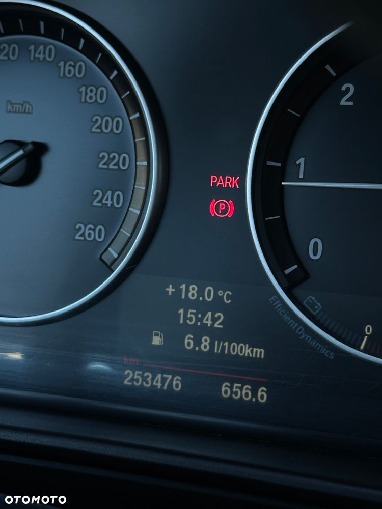 BMW Seria 5 520d Luxury Line - 34