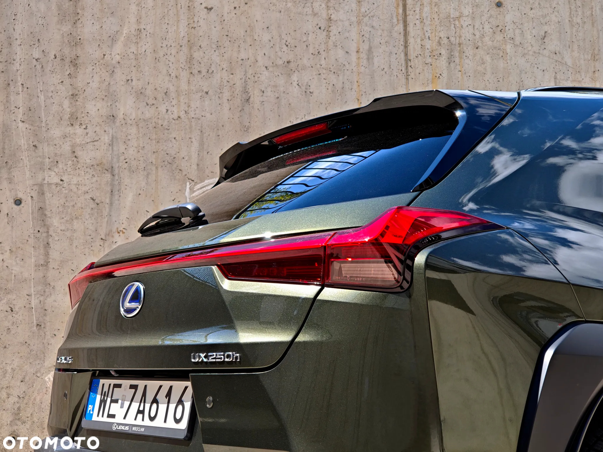 Lexus UX 250h GPF F Impression 2WD - 28