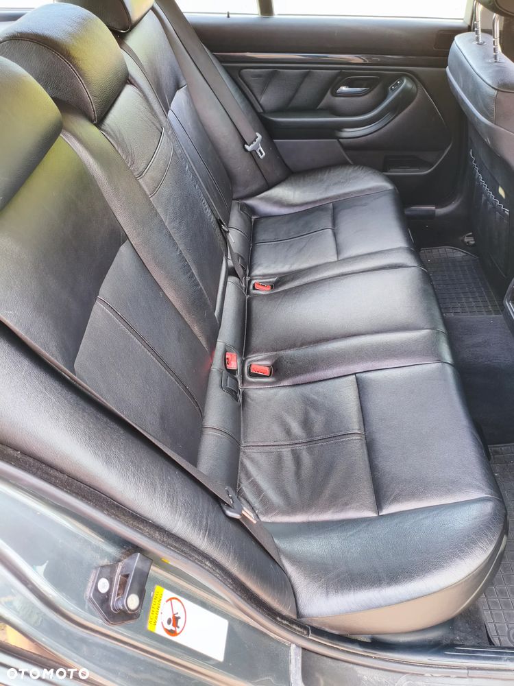 BMW Seria 5 530d Touring - 9