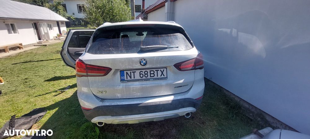 BMW X1 sDrive20i AT - 4