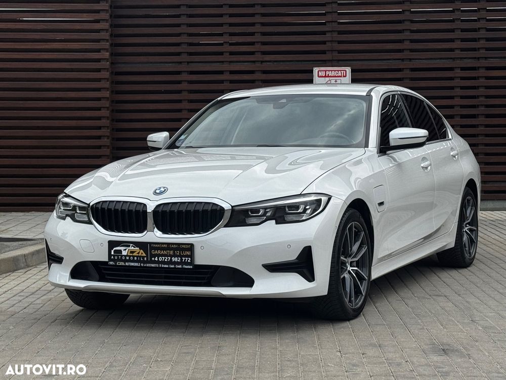 BMW Seria 3 330e Aut. Luxury Line - 3