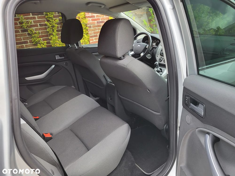 Ford Kuga - 20