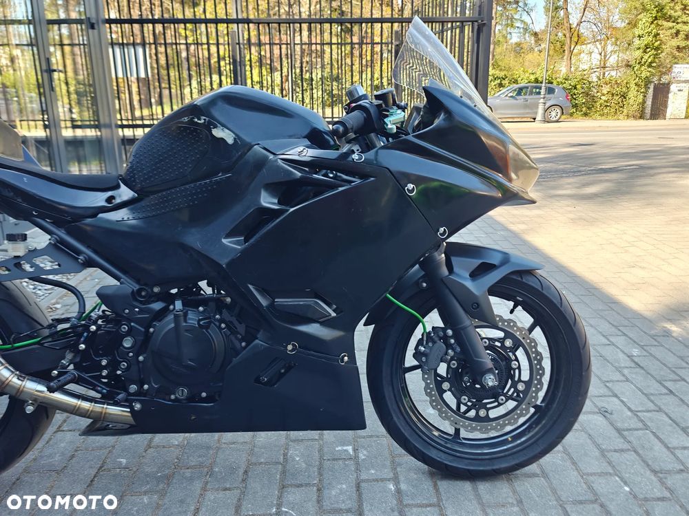 Kawasaki Ninja 400 - 11