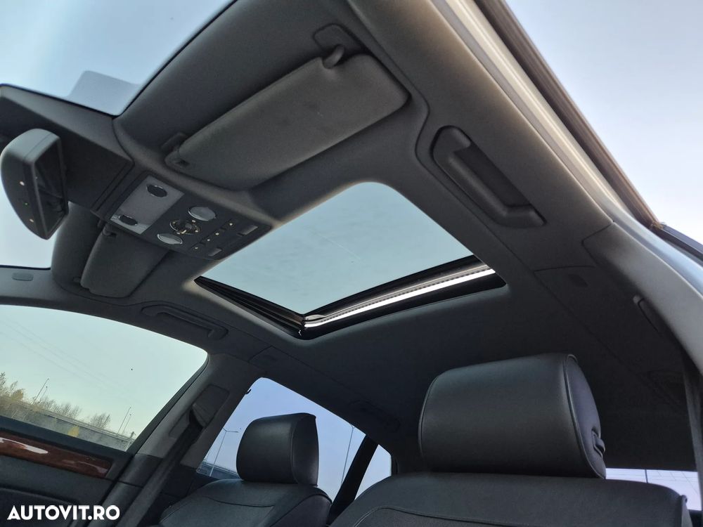 Volkswagen Phaeton - 16