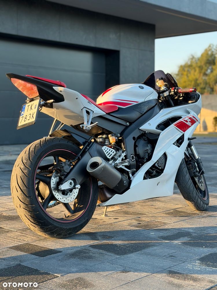 Yamaha R6 - 4