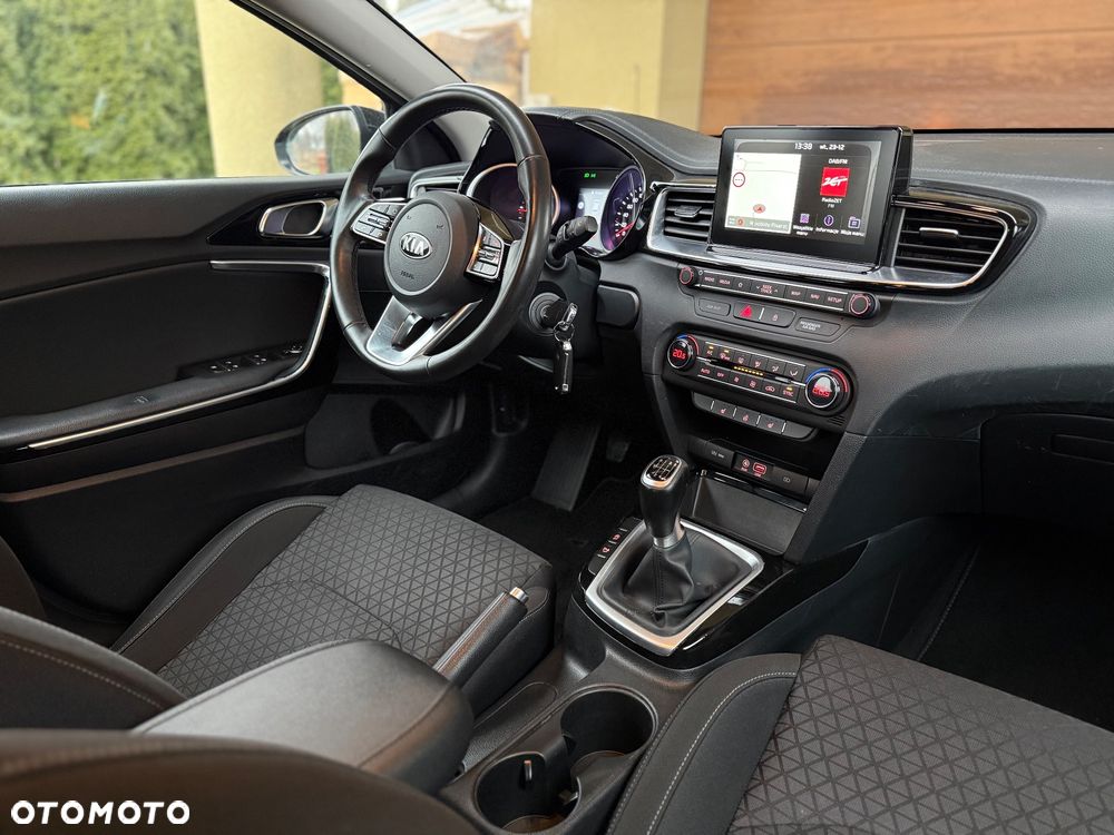 Kia Ceed 1.6 CRDi 136 ISG Spirit - 18