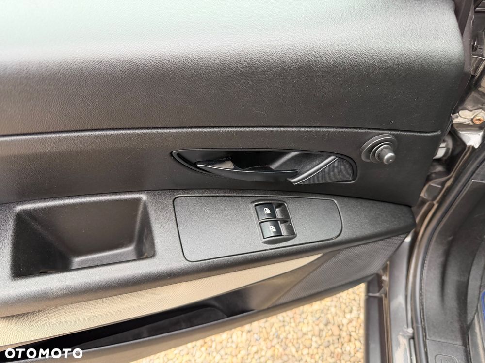 Fiat Linea 1.4 Active - 24