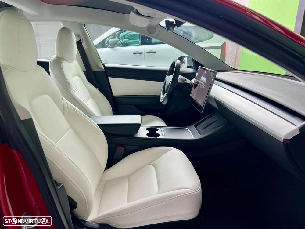 Tesla Model 3 Standard Range Plus RWD — fotografia 10