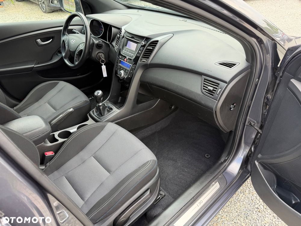 Hyundai i30 blue 1.6 GDI Trend - 24