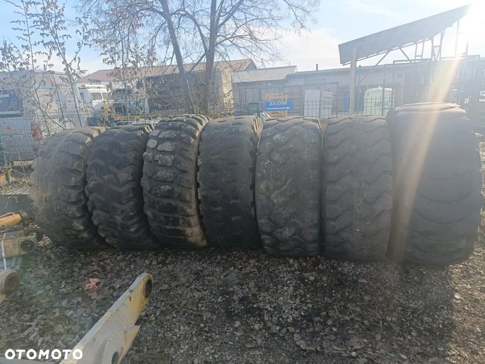 Oddam opony do ładowarek 23,5x25 - 2