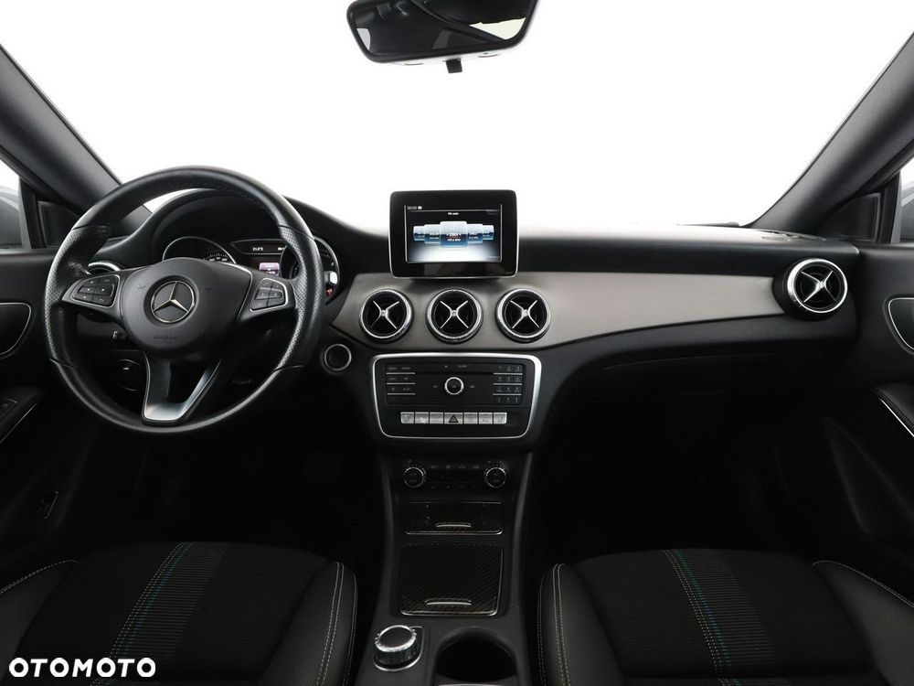 Mercedes-Benz CLA 180 d 7G-DCT Urban - 16