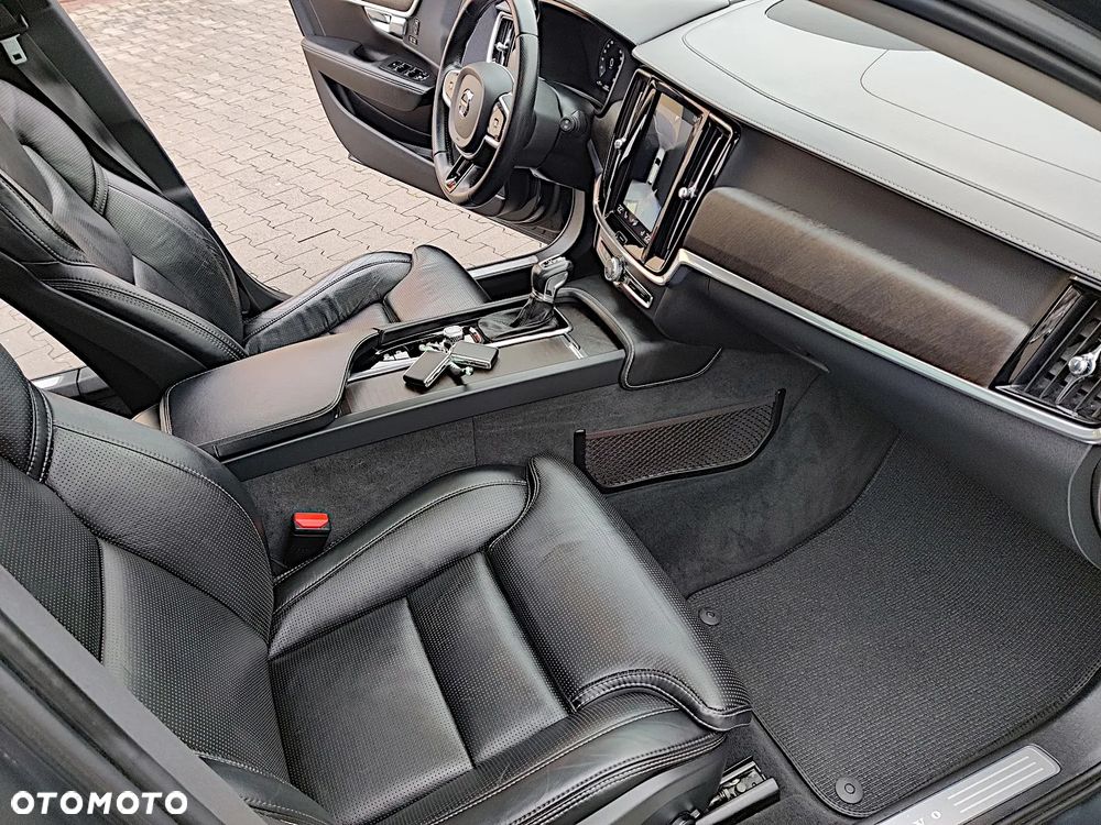 Volvo V90 Cross Country D5 AWD Geartronic Pro - 24