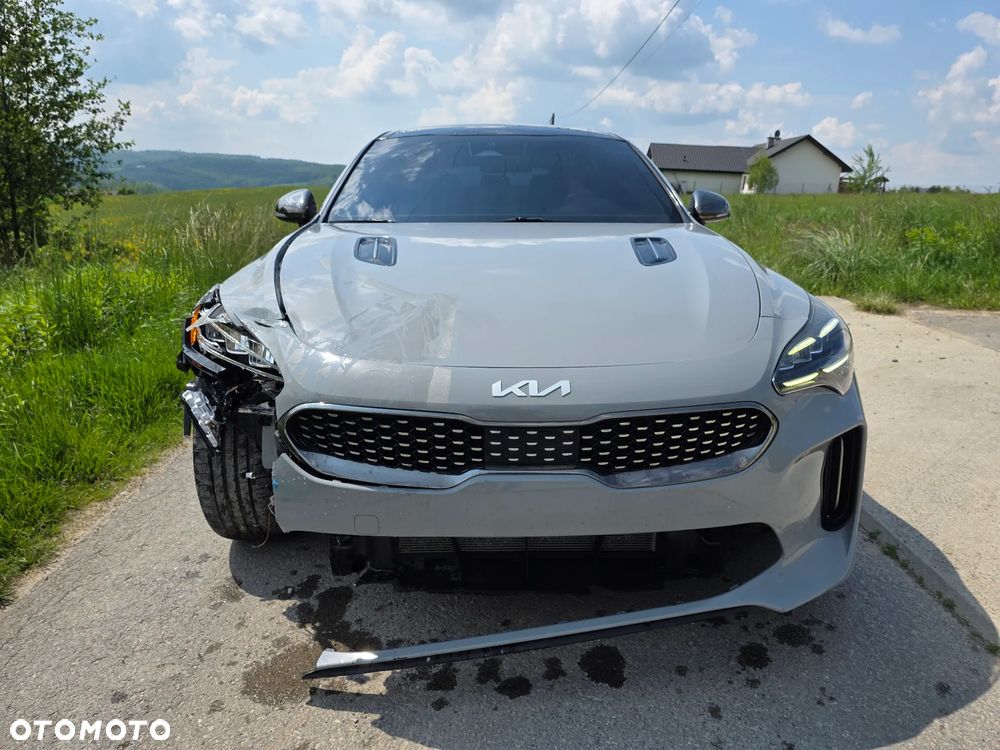 Kia Stinger - 10