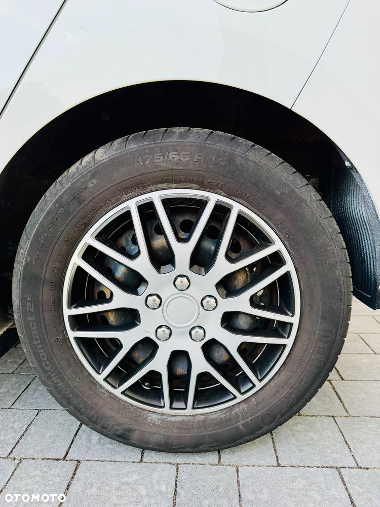 Hyundai i10 1.0 Premium - 12