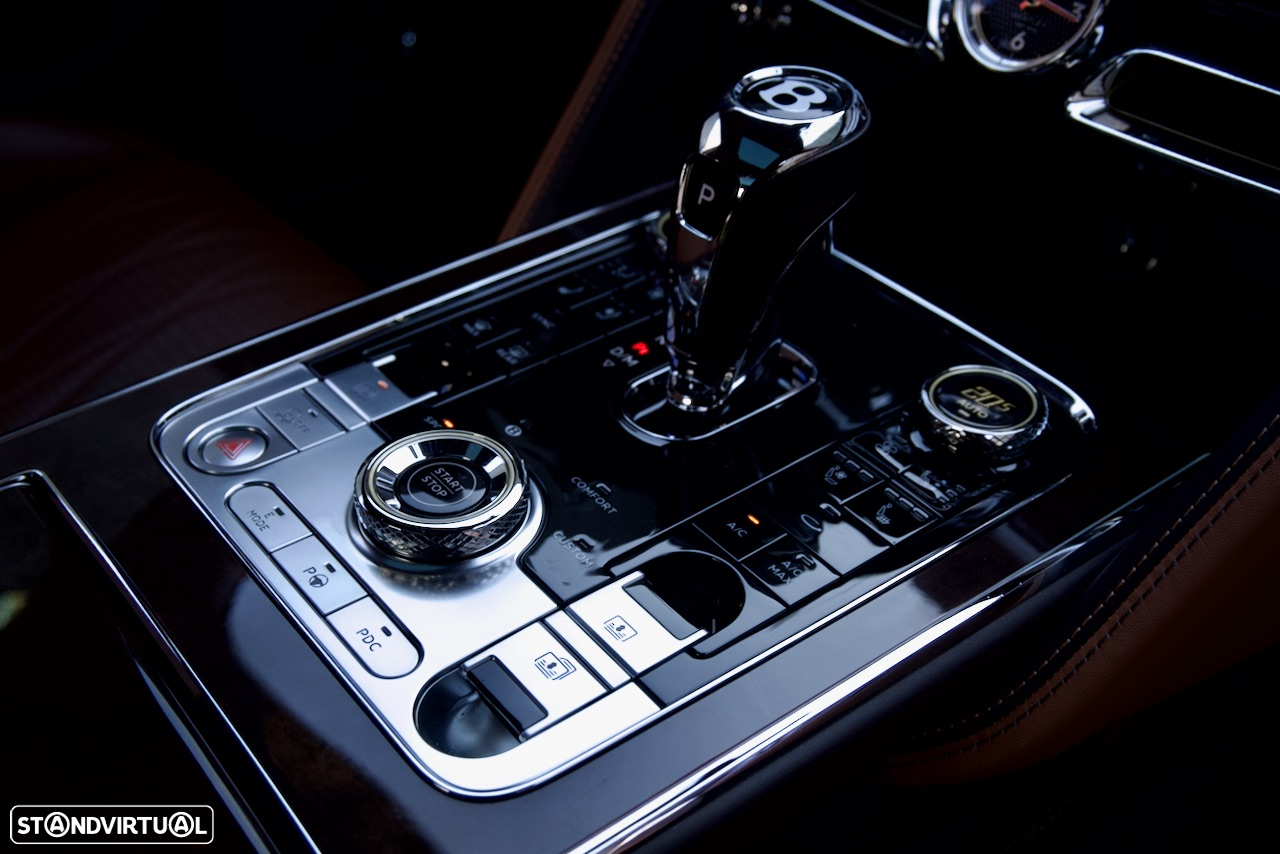 Bentley Flying Spur Hybrid - 47