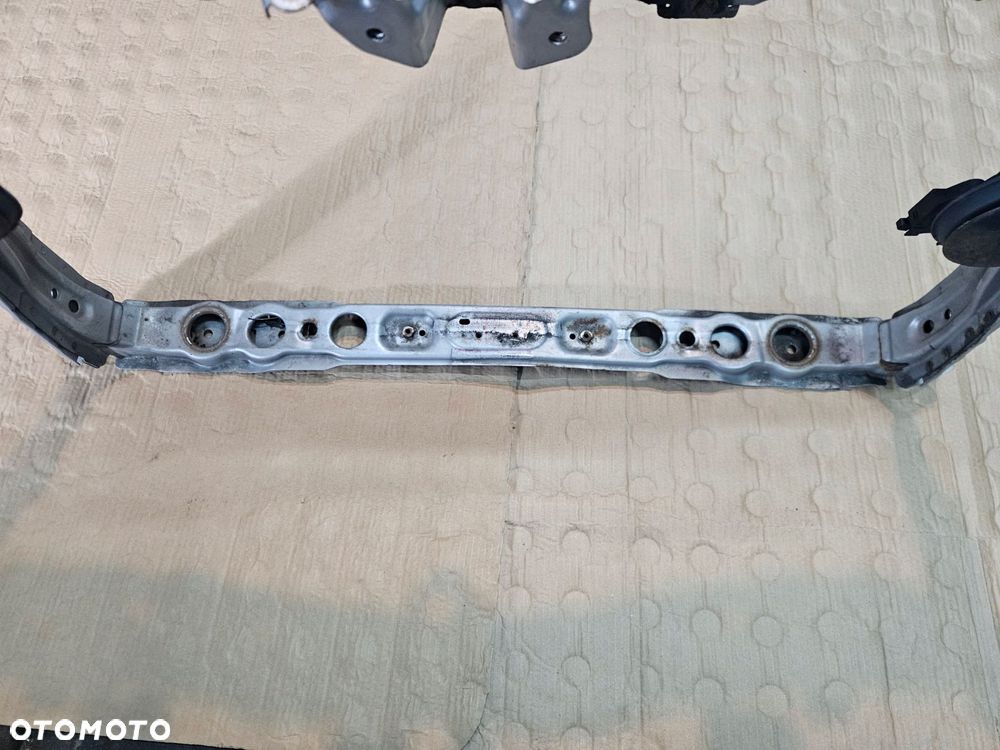 toyota prius iii 09-15 pas przedni wzmocnienie ramka - 2