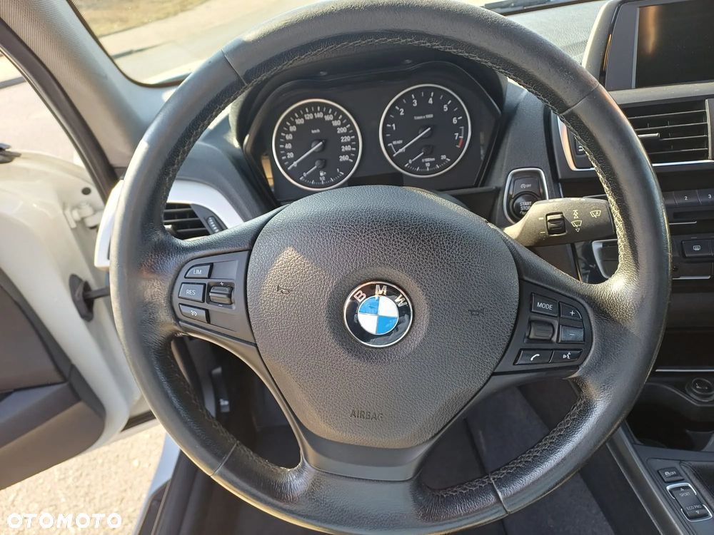 BMW Seria 1 116i - 8