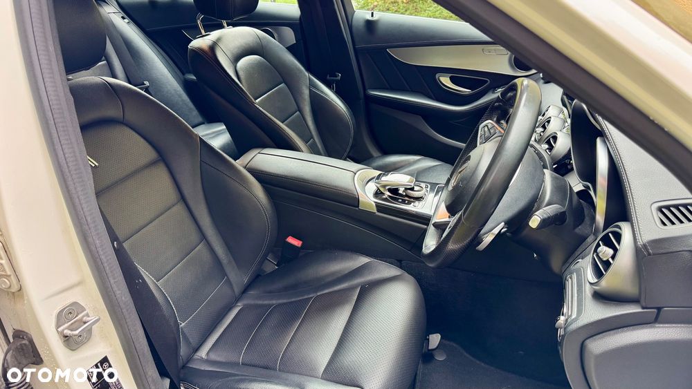 Mercedes-Benz Klasa C 250 (BlueTEC) d 4Matic T 7G-TRONIC AMG Line - 23