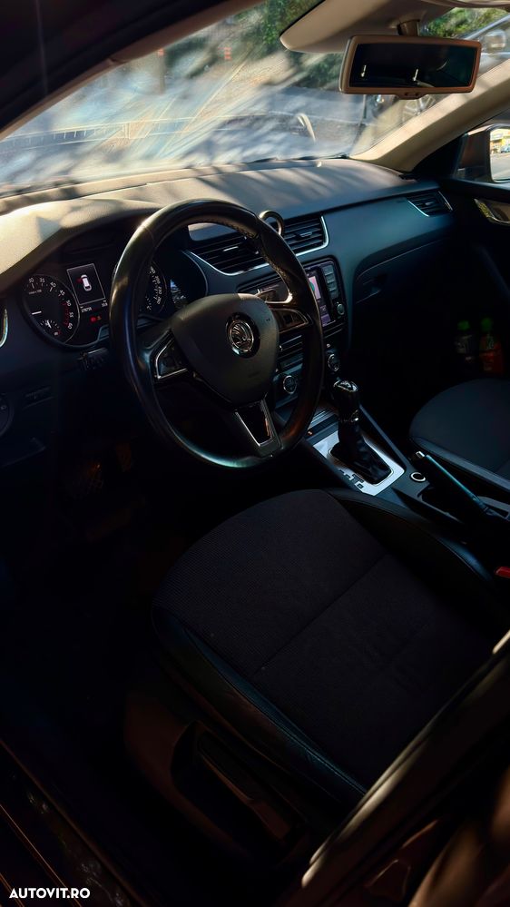 Skoda Octavia 2.0 TDI DSG Style - 12
