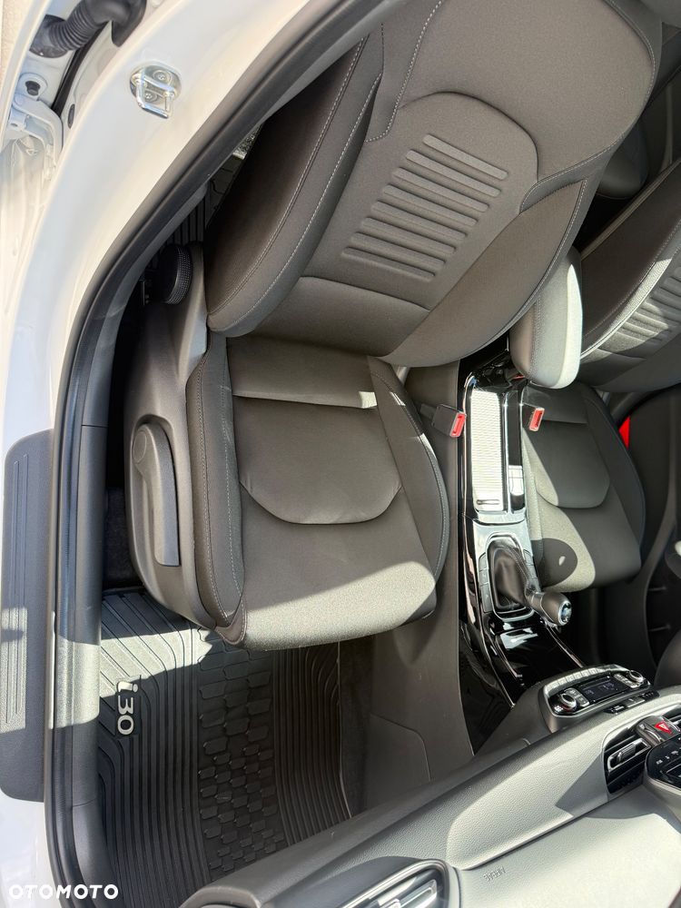 Hyundai i30 1.6 T-GDI Pure DCT - 20