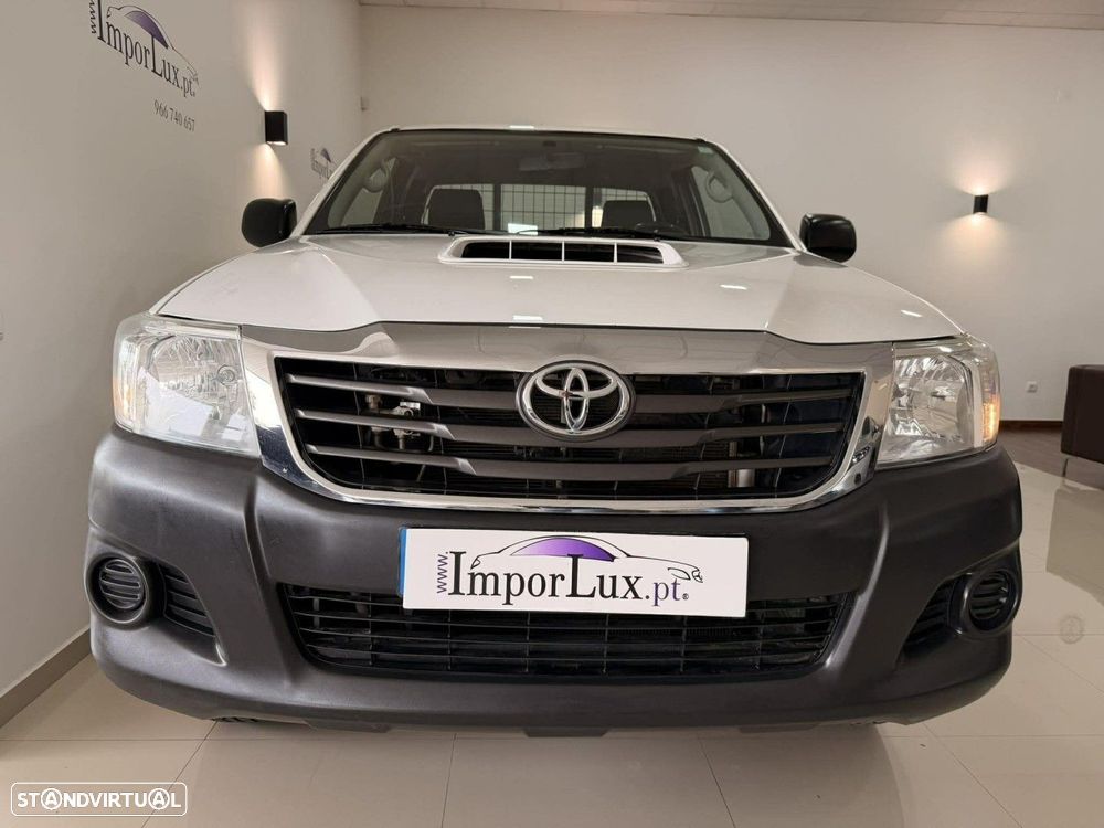 Toyota Hilux 2.4 D-4D 4WD CE CH 3L - 4