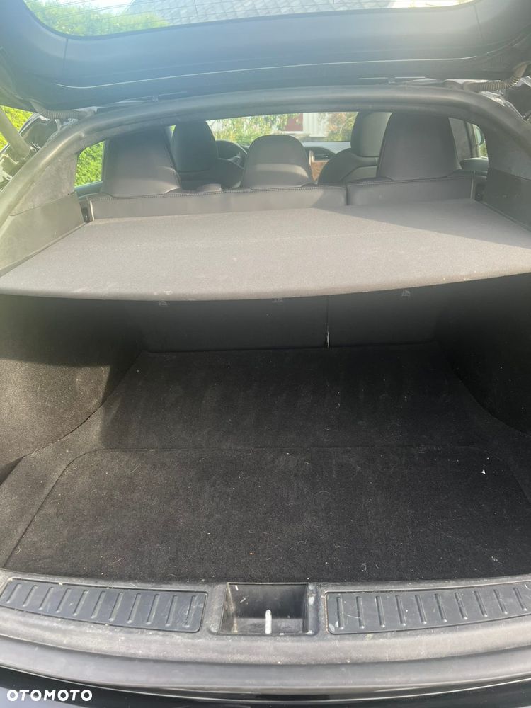 Tesla Model S - 13