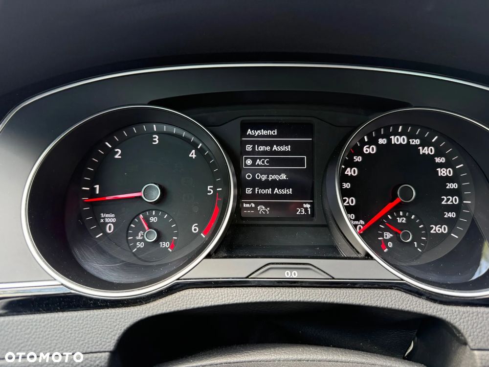 Volkswagen Passat 2.0 TDI Business DSG - 14