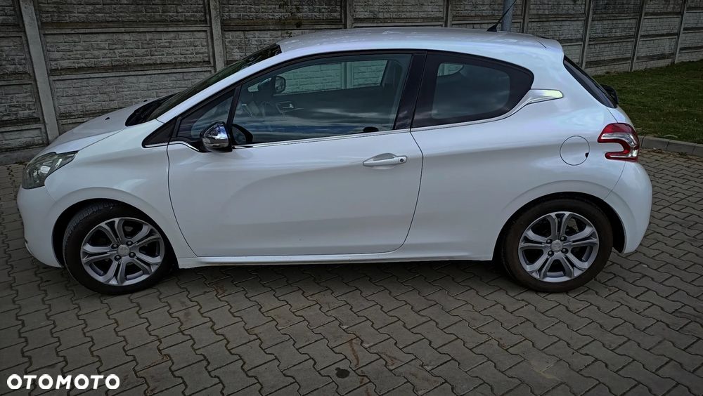 Peugeot 208 e-HDi 92 Stop&Start Allure - 3