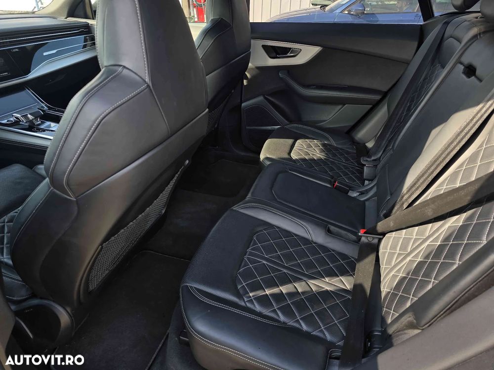 Audi Q8 - 15