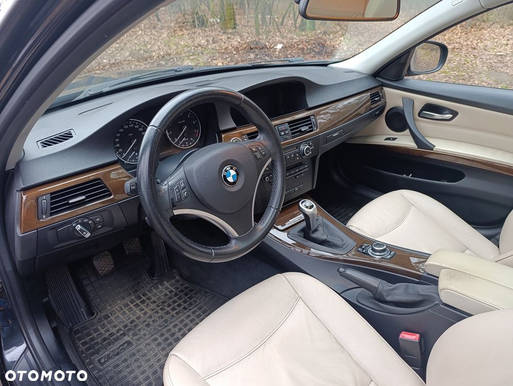 BMW Seria 3 - 25