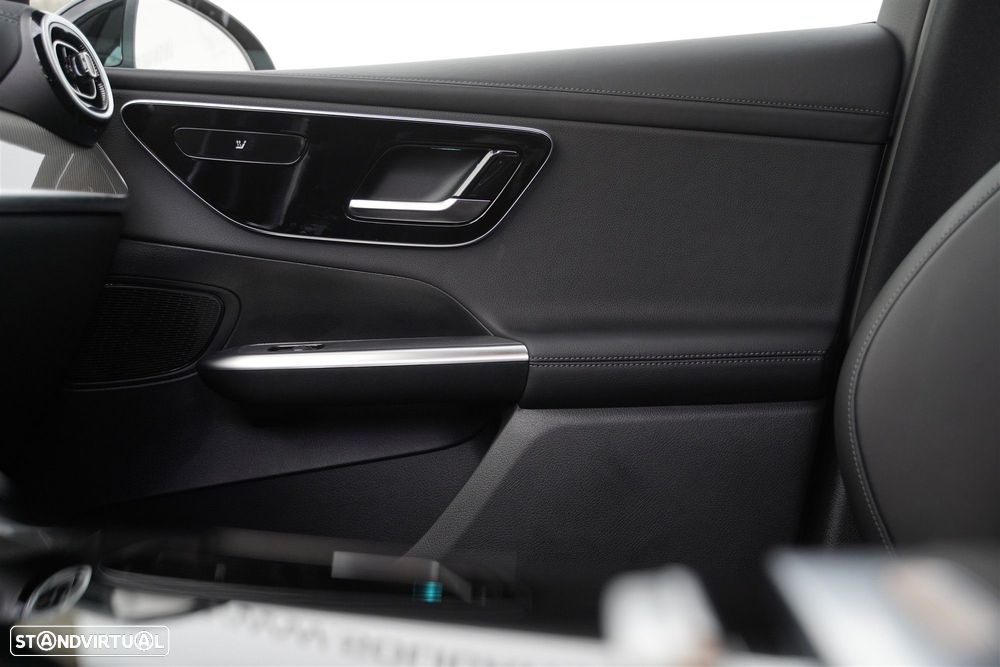 Mercedes-Benz GLC 300 de Coupe 4Matic - 32