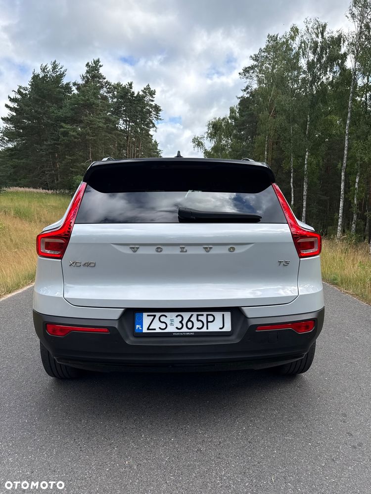 Volvo XC 40 T3 R-Design - 14