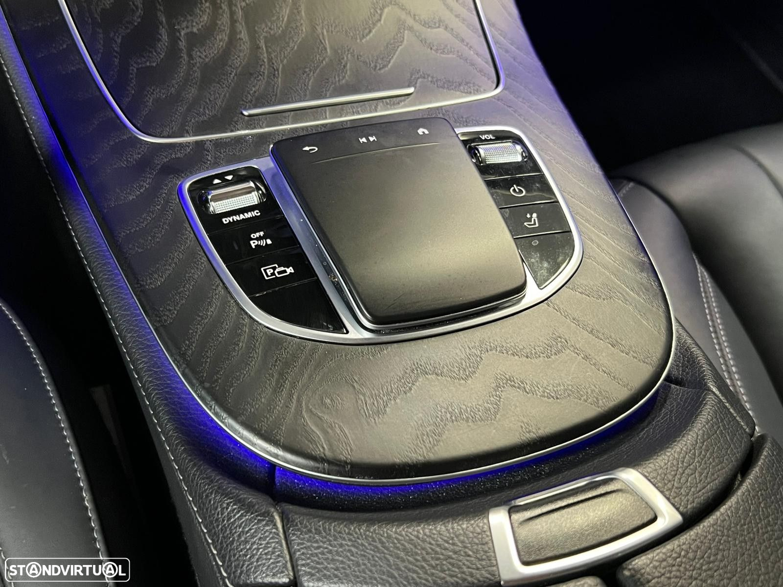 Mercedes-Benz E 300 e Exclusive Line - 22