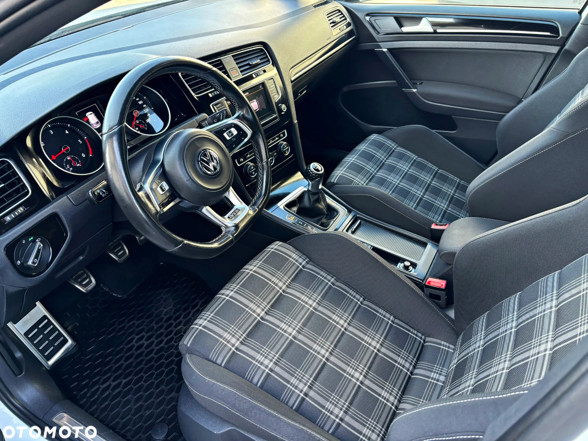 Volkswagen Golf VII 2.0 TDI BMT GTD - 15