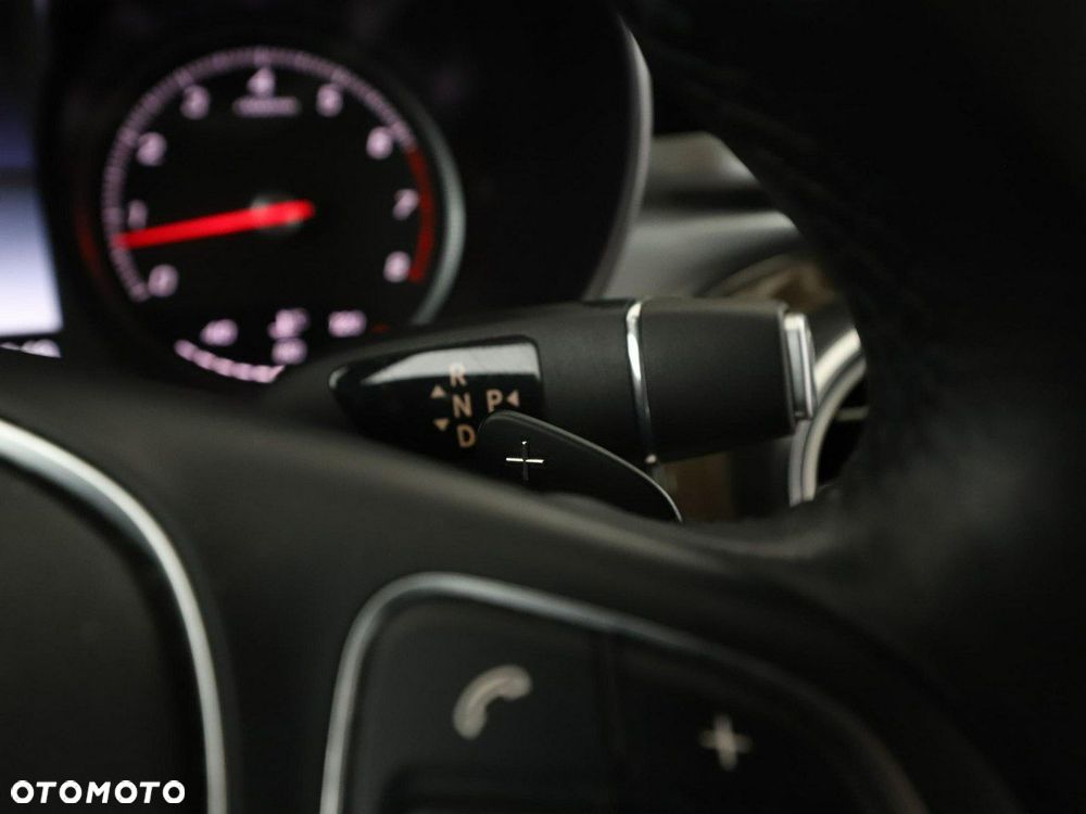 Mercedes-Benz Klasa C 180 9G-TRONIC Avantgarde - 32