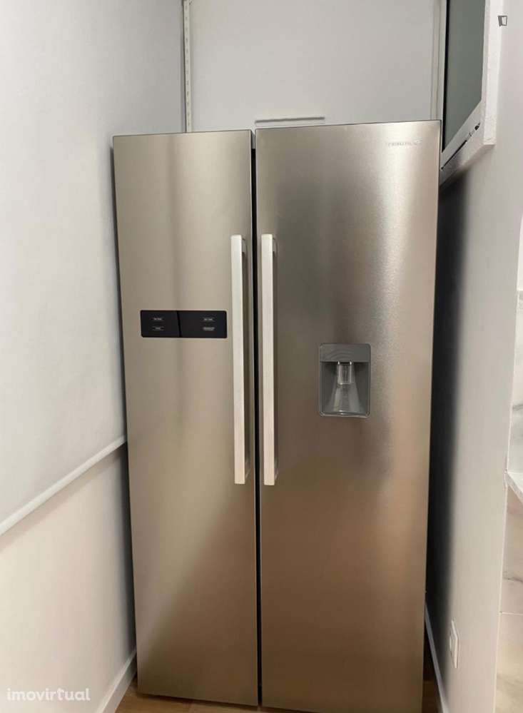 Quarto - localizado em Benfica Lisbon - Grande imagem: 5/21