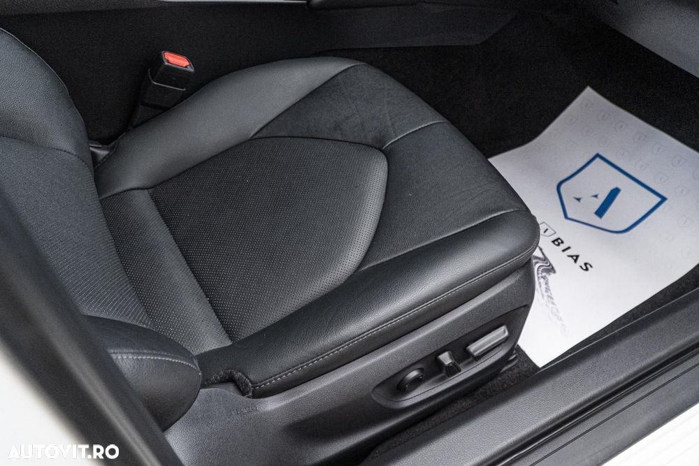 Toyota Camry Executive - 30