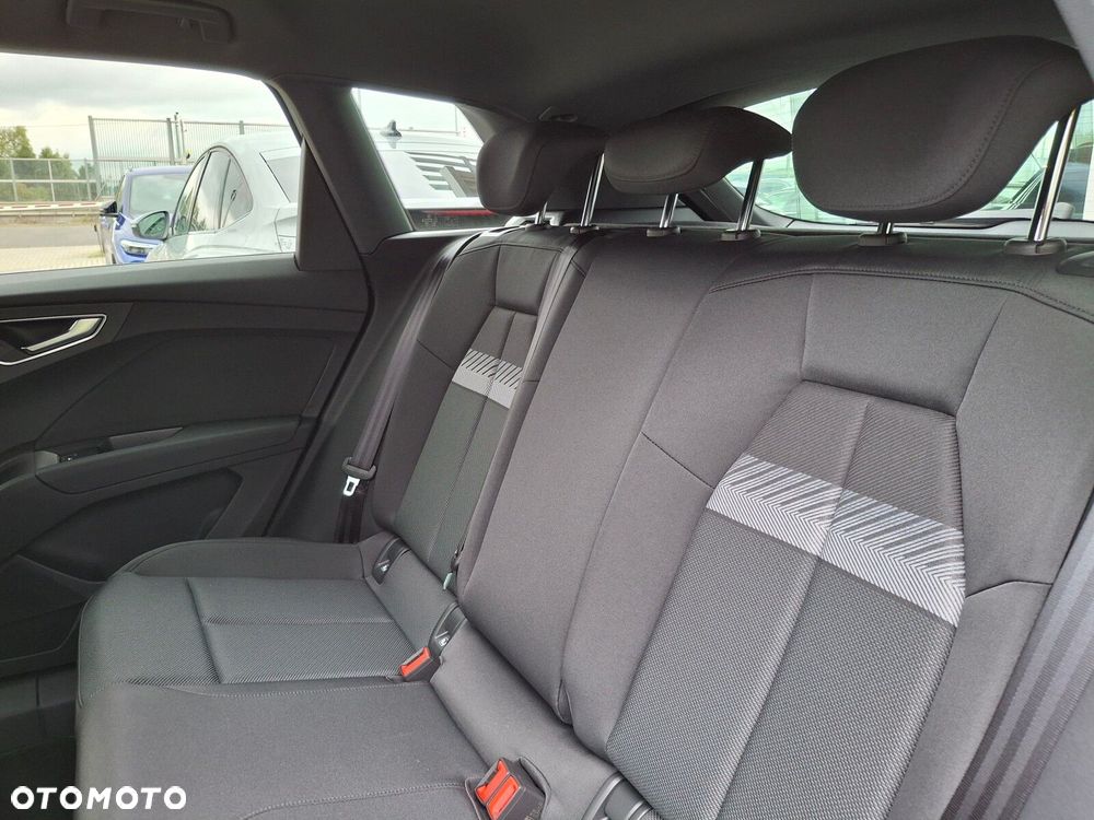 Audi Q4 e-tron - 16