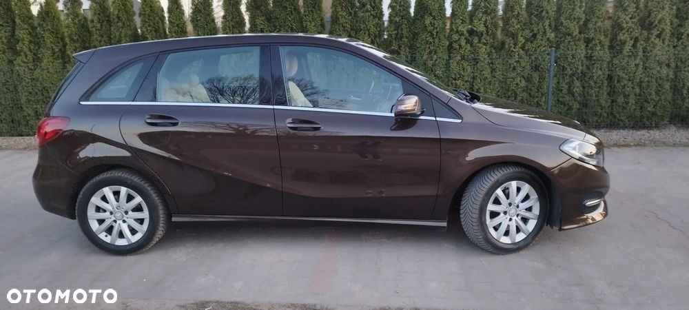 Mercedes-Benz Klasa B 180 (BlueEFFICIENCY) 7G-DCT - 4