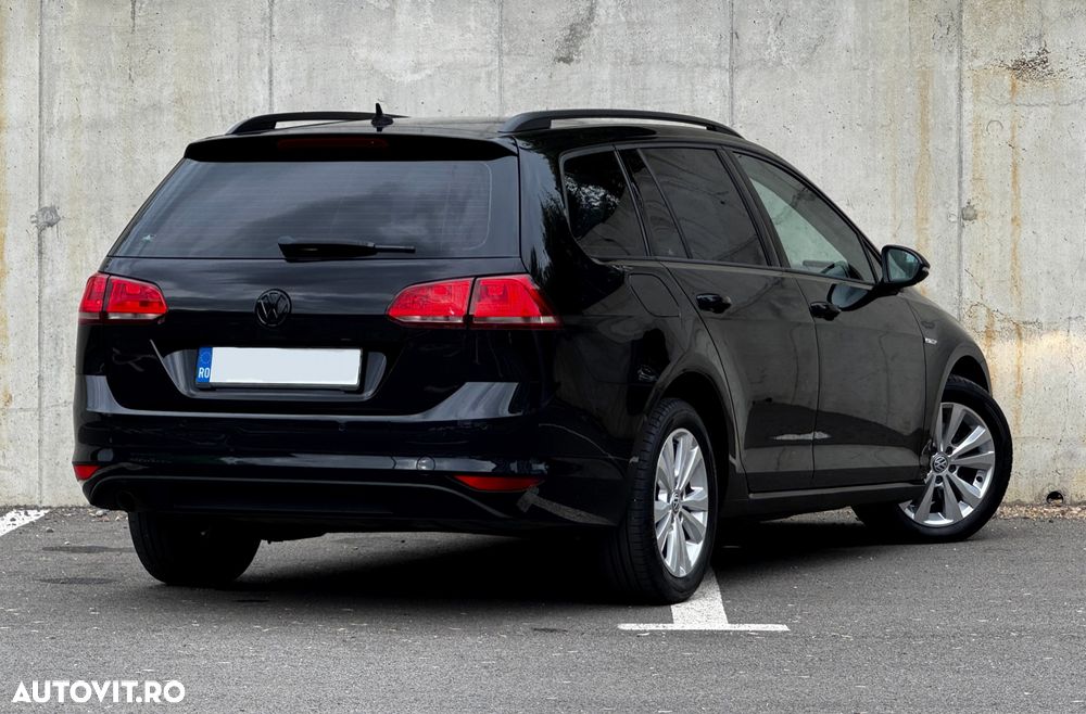 Volkswagen Golf - 8