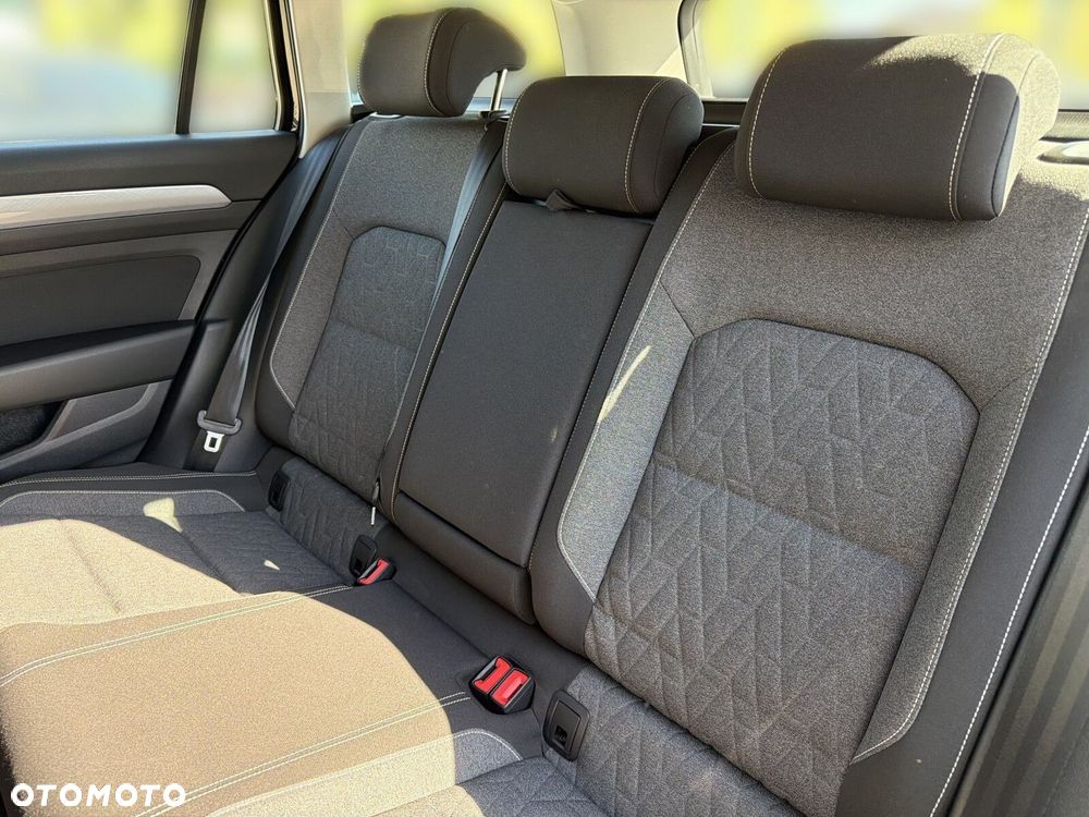 Volkswagen Passat - 18