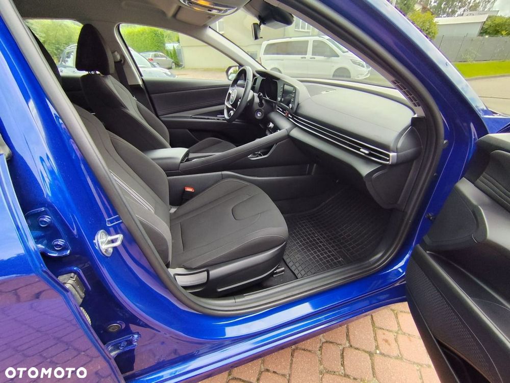 Hyundai Elantra - 15