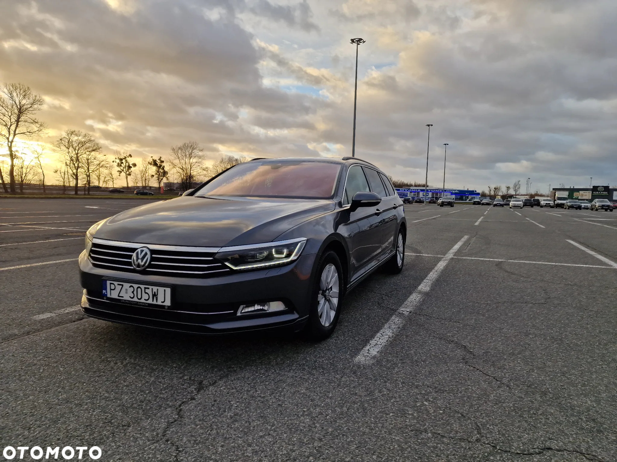 Volkswagen Passat Variant 1.6 TDI SCR DSG Trendline - 2