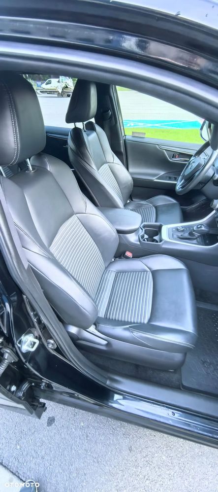Toyota RAV4 2.5 Hybrid Black Edition by JBL 4x4 - 28