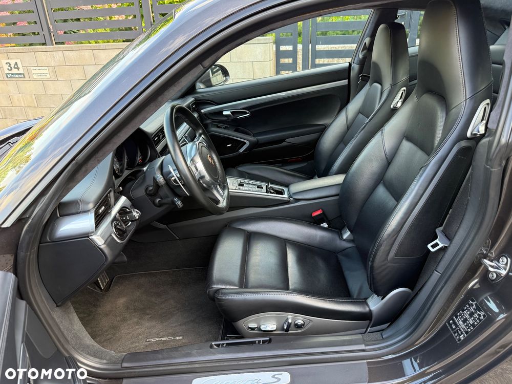 Porsche 911 Carrera S PDK 50 Jahre - 12