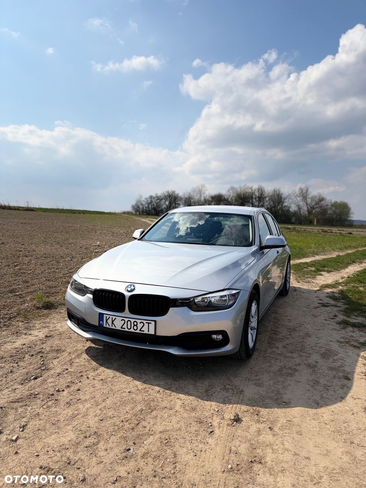 BMW Seria 3 318d - 11