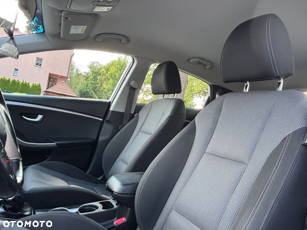 Hyundai i30 1.6 CRDi Premium - 28